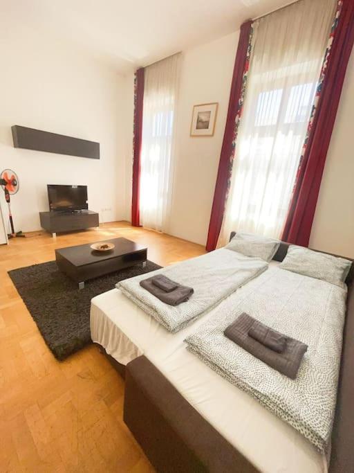 Appartement Spacious In A Vibrant Center Boedapest